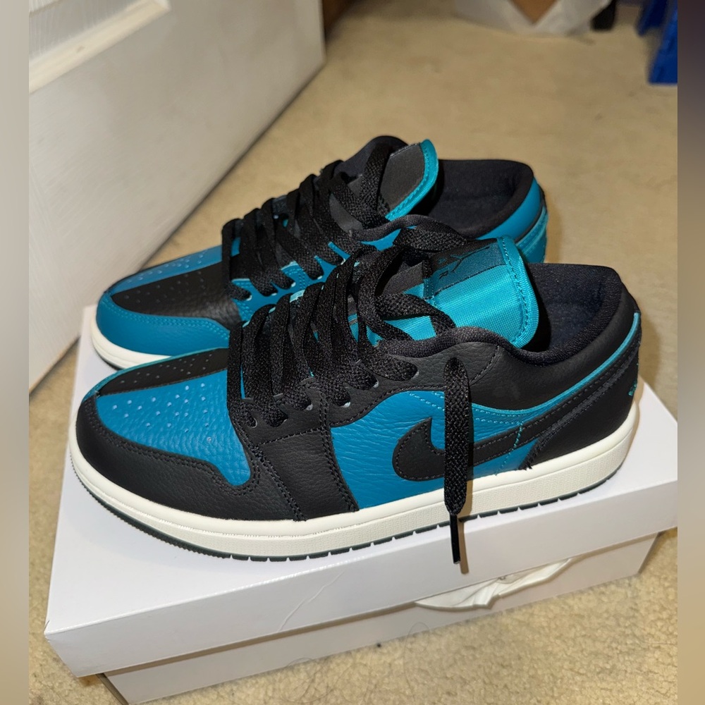 Nike Air Jordan 1